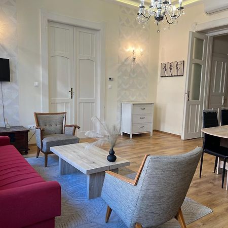 P9 By Small Home Budapest Eksteriør bilde