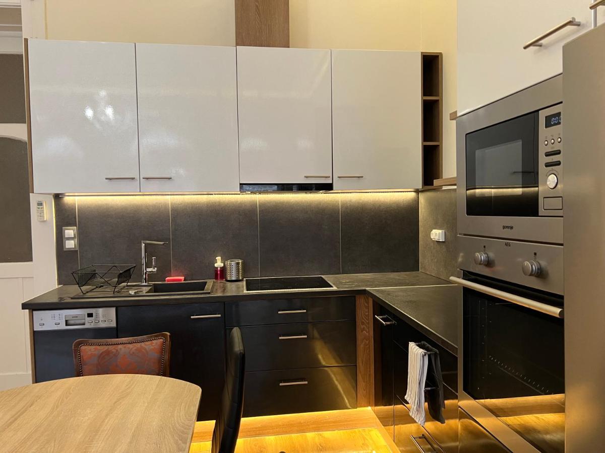 P9 By Small Home Budapest Eksteriør bilde
